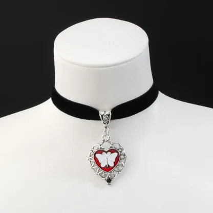 Gothic Style Necklace with Spiking Heart Decor - Image 5