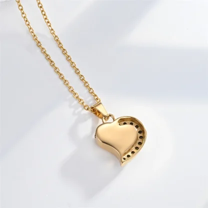 Luxury Necklace with Wavy Heart Pendant - Image 7