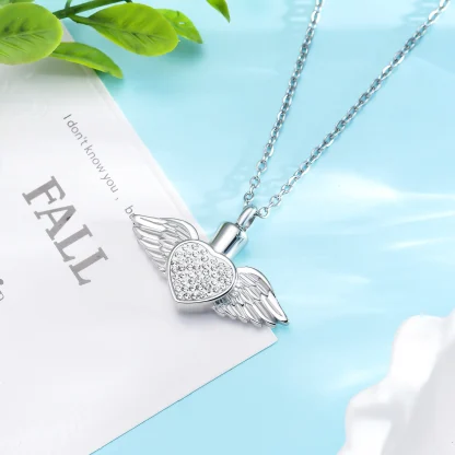 Luxurious Heart Necklace with Wing Decor - Image 3