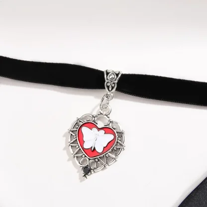 Gothic Style Necklace with Spiking Heart Decor - Image 4