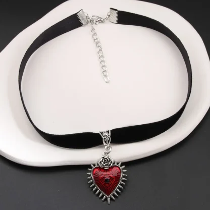 Gothic Style Necklace with Spiking Heart Decor
